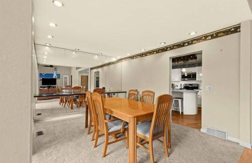 NEW! 4BR I Indoor Pool on the Bay in Boat Town USA - Foto 49