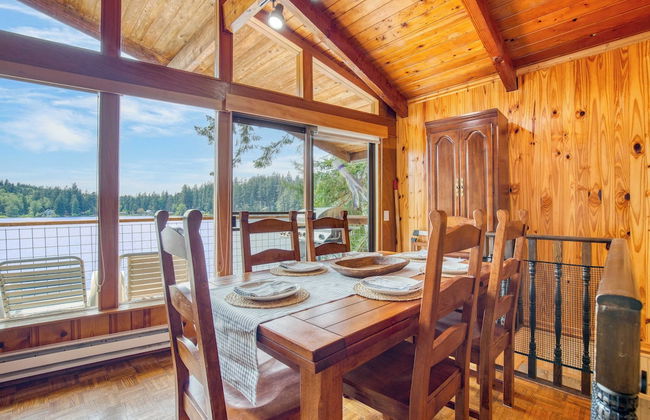 Goss Lake Getaway by Avantstay Lakefront Escape - Photo 5