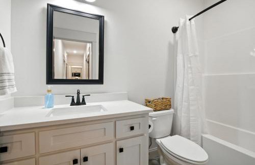 Brand New Cool Comfy Lawrence Retreat Duplex - Photo 27