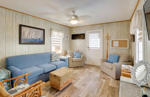 Deck and Indian River Bay Views Coastal Cottage - Foto 7