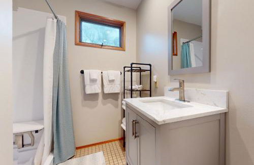 Four Bedrooms & a Beach - Photo 17