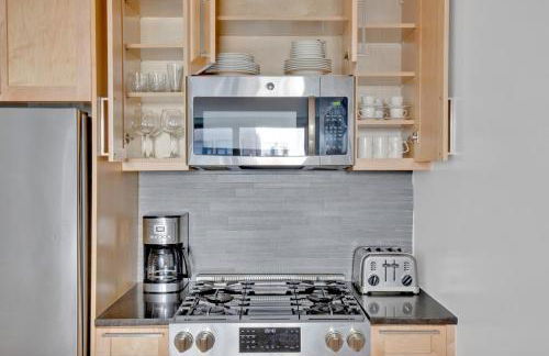 UES 1BR w Gym Rooftop Doorman nr The MET NYC-351 - Foto 6