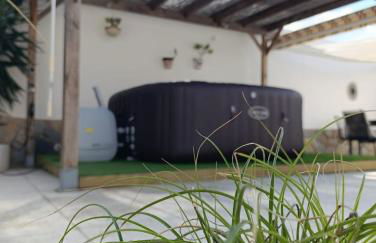 Villa with Private Pool & Hot tub - Foto 9