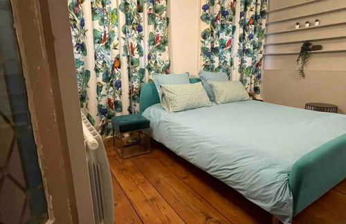 Jennys-Getaways Sunny Apartment Close Cité du Vin - Foto 19