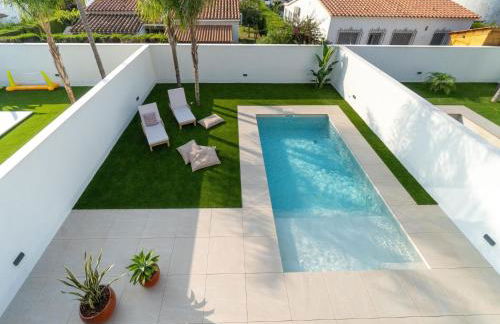 Sunny Villa by Platja Ardiaca - Photo 5