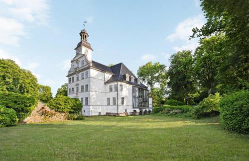GUT KLETKAMP "Storchennest" - Ferienwohnung im Schlossturm mit 3 Schlafzimmern I Panorama-Turmzimmer mit Naturblick I Gemeinschaftsgarten I 15 Min zur Ostsee I Küche I Parkplatz I WLAN - Foto 14