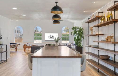 Luxury Austin Retreat w Pool, Games, Sleeps 12 - Foto 19