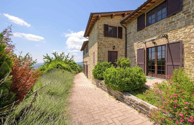 agriturismo Castel d'Alfiolo-Barcomonte - Photo 1