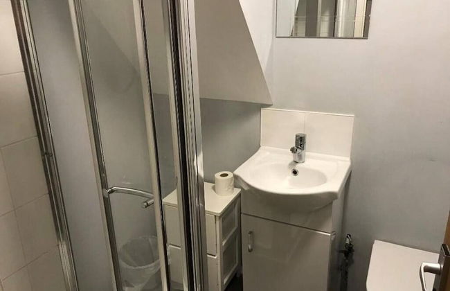 Chalet-sleeps6-parking-garden-pool - Foto 17