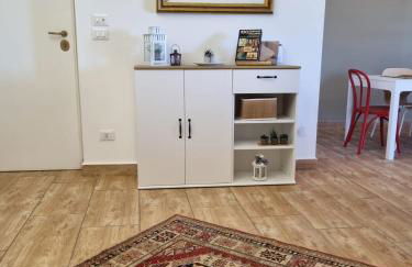 CITY HOUSE & FREE PARKING by Perry-Holiday moderno, panoramico e comodo fino a 6 ospiti - Foto 1