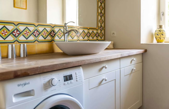 Charming Holiday Home in Yevre-la-ville With Pool - Foto 55