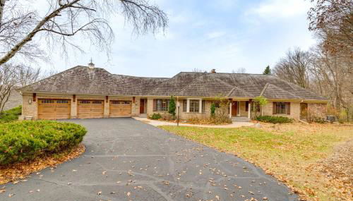 Luxe Long Lake Estate! Courts, Pool and Game Room - Foto 5