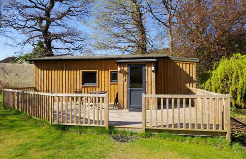 Fun holiday lodges in historic walled garden near Falkirk, Heart of Scotland Holidays - Foto 7