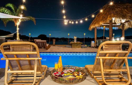 Waterfront Villa with Beach, Pool, Cinema, Game Room and Tiki - Foto 40