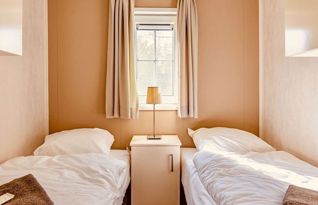 Holiday Home With Terrace in Giethoorn - Photo 2