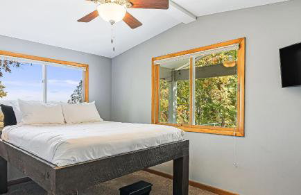 Cabin in the Sky by Avantstay Deck w/ Views - Foto 46