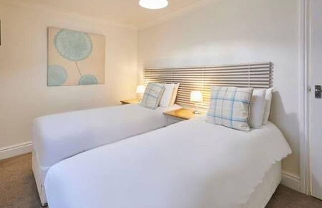 Host Stay Spring Bank Cottage - Photo 4