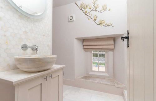 The Entire Coach House at Middleton Hall, Three Bedroom Holiday Home - Photo 33