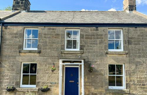 Blue House Cottage - Photo 1