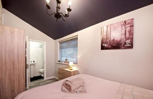 Beautiful Cozy Home With Free Parking - Foto 15