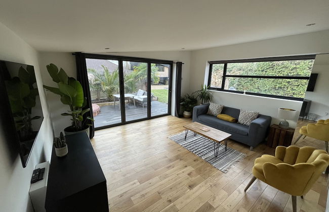 Maygrove Retreat - Sleeps 2 - Jacuzzi - Parking - Photo 7