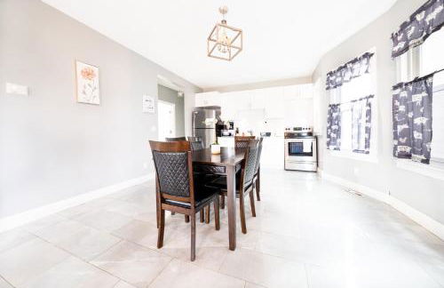 Large-Group Ready 8BR Home Near Niagara Falls & Casino - Foto 2