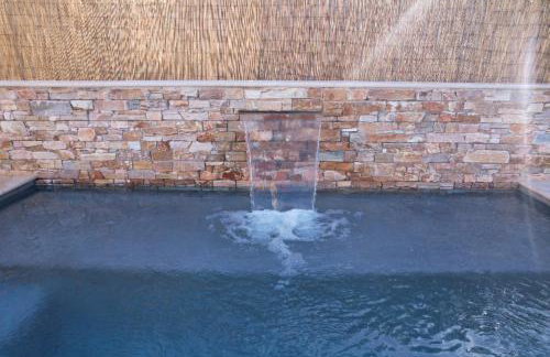 Slpendid villa with heated pool and Jacuzzi for 12 people in Saint-chamas - Foto 45