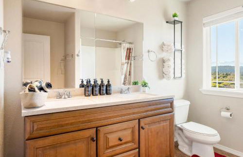 Luxury Shasta Vista Retreat & Basecamp - Sauna & Jacuzzi - Foto 30