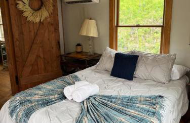 Cozy Cabin Escape Hot Tub & Lake Access - Foto 8