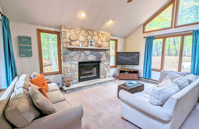 Mountain Memories by Avantstay Hot Tub Enclosed Deck, Large Yard w/ Fire Pit - Foto 37