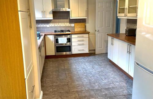 Big 6 bedroom house in Biddenham with 3 bathrooms - Foto 7