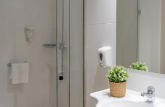 Aparthotel Aura Park Fira Barcelona - Photo 12