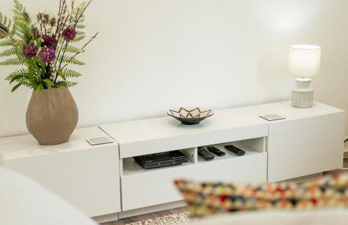 Loughton Hideaway: Cozy 1BD Near Tube & Nature - Foto 22