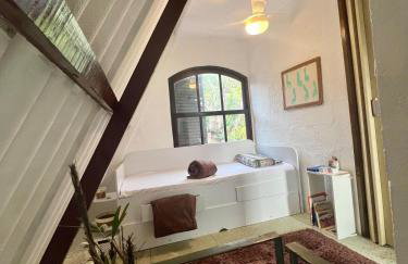 Casa estilo chale dúplex com 3 quartos, churrasqueira, balanço, chuveirão e a uma quadra da praia - Foto 32