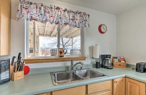 Pet-Friendly Aurora House with Mountain Views! - Photo 14