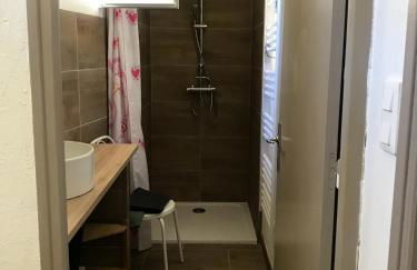 Maison charmante à Orgnac-l'Aven avec piscine partagée. - Photo 41