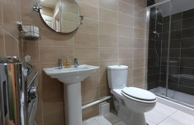 Charming 2-bed Apartment in Birmingham - Photo 9