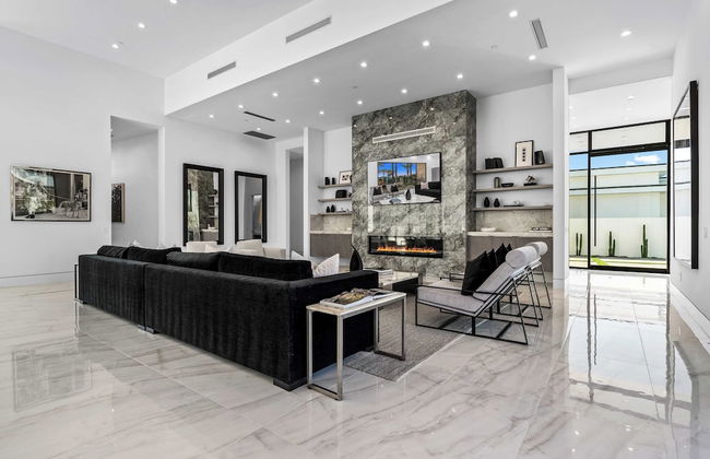 Exclusive Indio Villa Pool, Hot Tub, Putting Green Sleeps 18 Bravo #6 - Foto 10