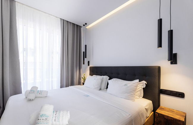 Kentro Luxury Suites - Photo 8