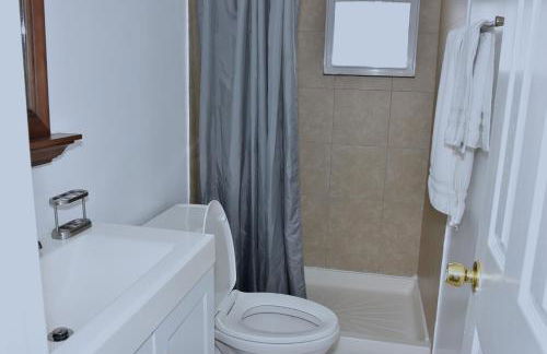 Handsome Home Renovated - close to Metro - Foto 25