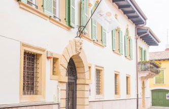 Lady Capulet Apartments - Photo 24