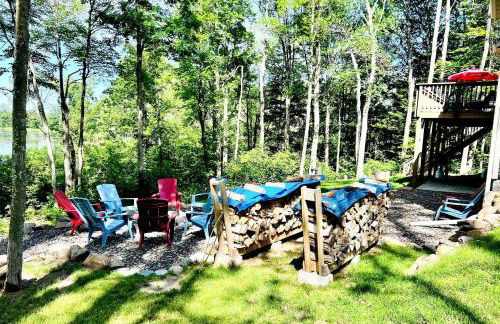 Outstanding Retreat with Dock, Game Space and Lake Views in Wisconsin - Foto 40