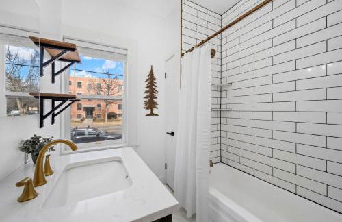 Campus Corner Retreat Two King Beds and Dog Friendly - Foto 13