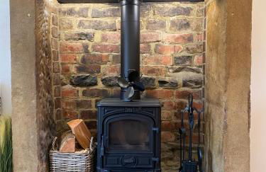 Cosy Cottage in Grindleford, Garden, Views & Walks on the Doorstep, 4 Guests - Photo 17