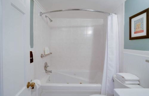 Sojourn Only 8 Blocks to Capitol and Private Patios - Foto 28