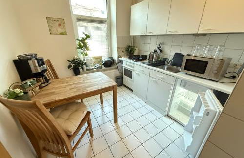 1 Zi Whg an der Universität zu Kiel-Alsenstrasse 17, perfekt als Schadenwohnung, eigener Parkplatz, große Wohnküche, Wlan, gemütlich möbliert, je 3 Min zur Universitätsklinik, Ostsee, Seebäder, City, Luxusfähren - Foto 8