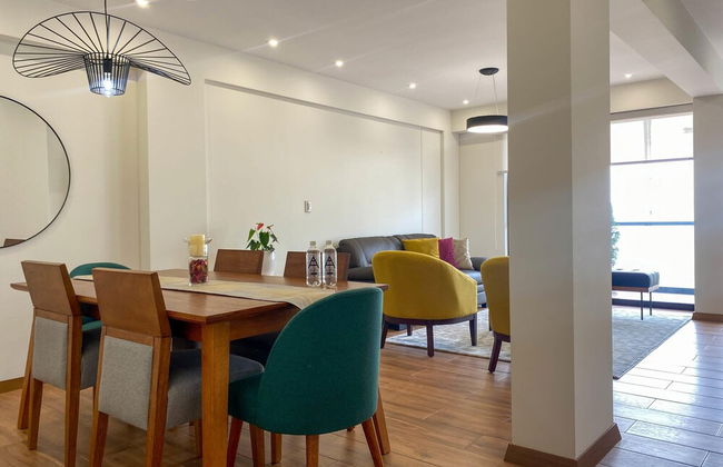 w Captivating 2BR With Balcony in Miraflores - Foto 1