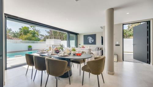 VACATION MARBELLA I Villa Marbesa White Pearl, Two Private Pools, 3min walk to the Beach, Fastest WiFi, Built in 2024 - Photo 3