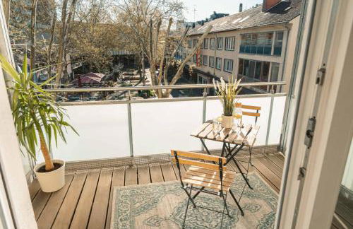 K15 Cozy, Unique & Spacious 3-Room Apartment with Balcony or Single Room by LIPA - Foto 6