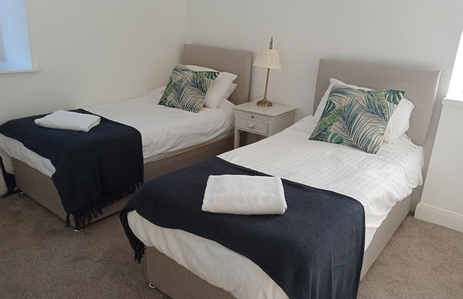 5 Bedrooms/sleeps 10-12/free Wifi & Parking/garden - Foto 4